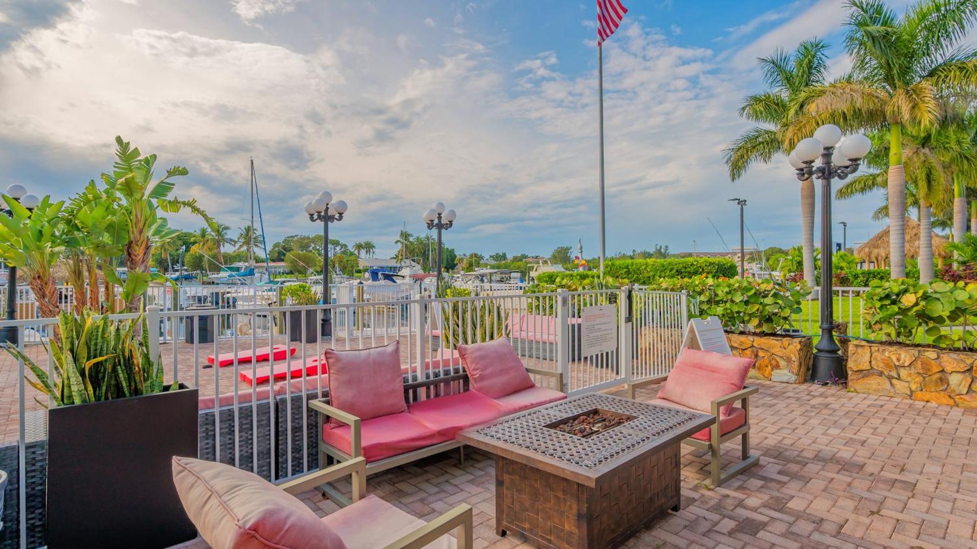 All-New Waterfront With Balcony,Pool,Tiki Bar,Gym Sarasota Exterior foto